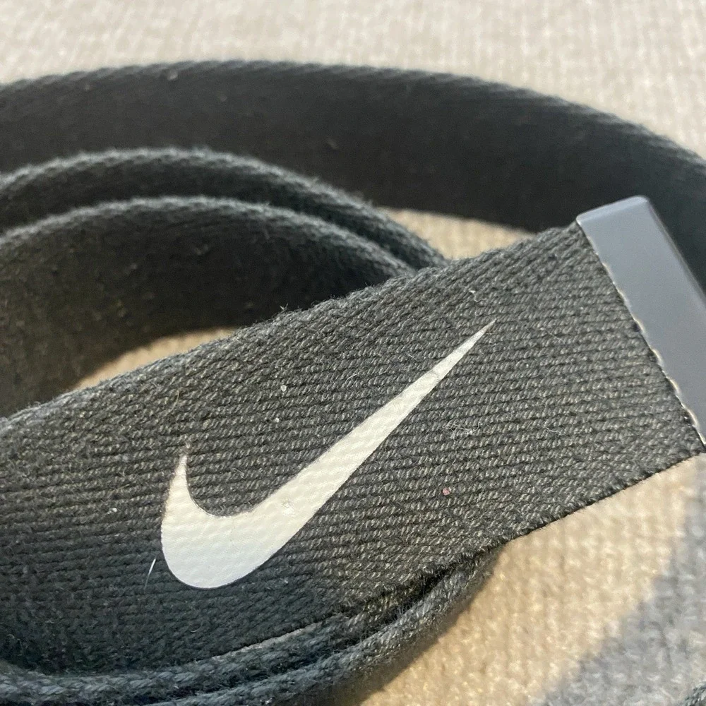 Nike Golf Men's Swoosh Belt Black One Size Adjustable Length Logo